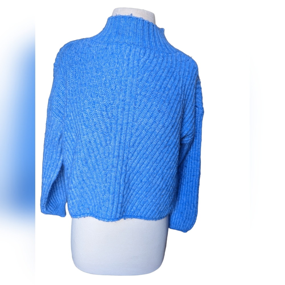 Cropped sweater